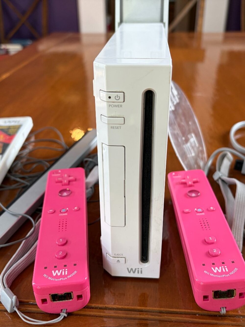 Nintendo Wii Console Bundle 2 Remotes Sensor Bar Power Supply Stand